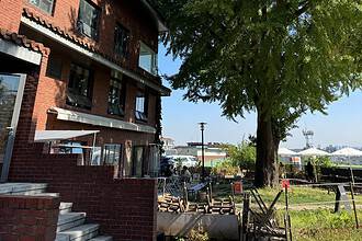 秋天遊首爾必去Staff Picks cafe！大大棵銀杏靚景任影