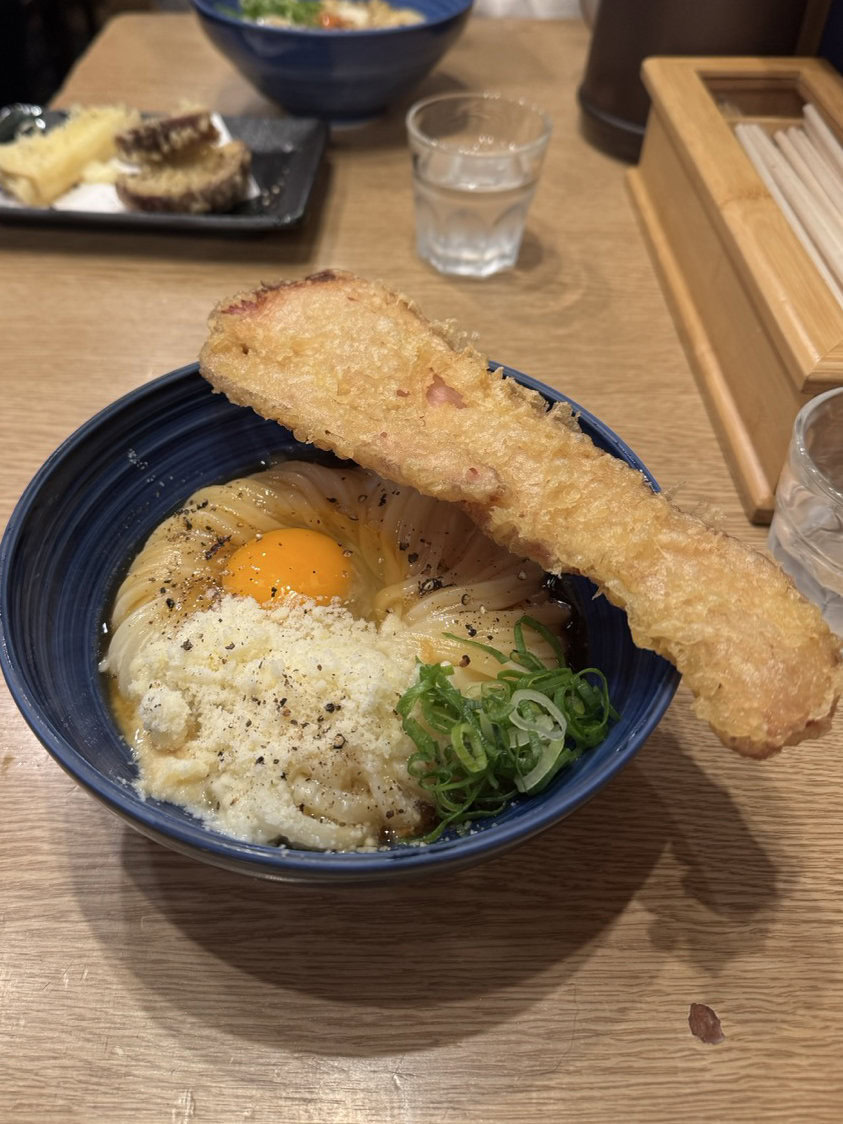 Udon Shin ¥2,480 生雞蛋黑椒牛油帕馬臣芝士拌烏冬配煙肉天婦羅